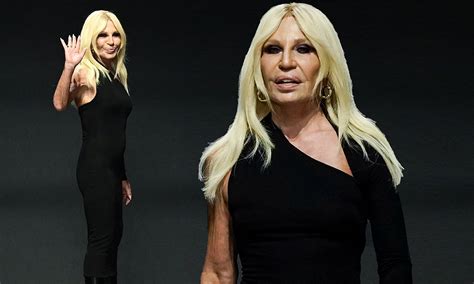 donatella versace si scusa|donatella versace sisters.